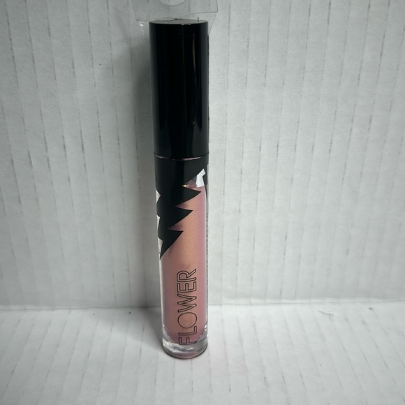 NWT FLOWER Beauty Miracle Matte Metallic Liquid Lip Petal Punk 05 - Picture 1 of 3